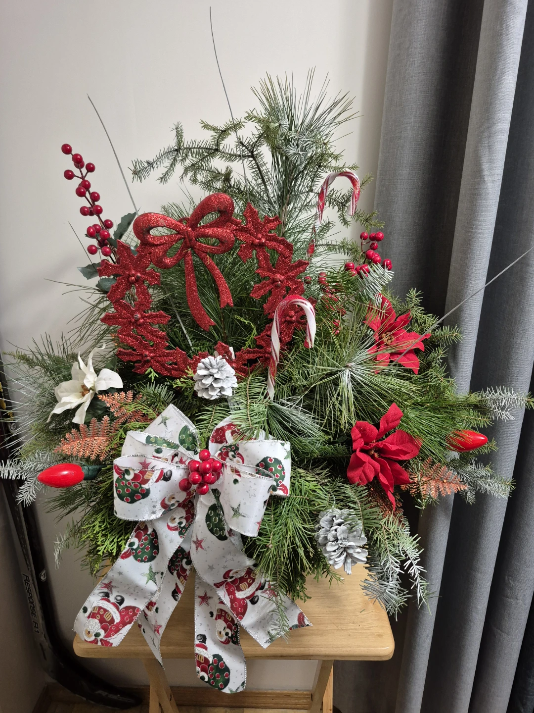 Christmas Floral Arrangement - photo 3
