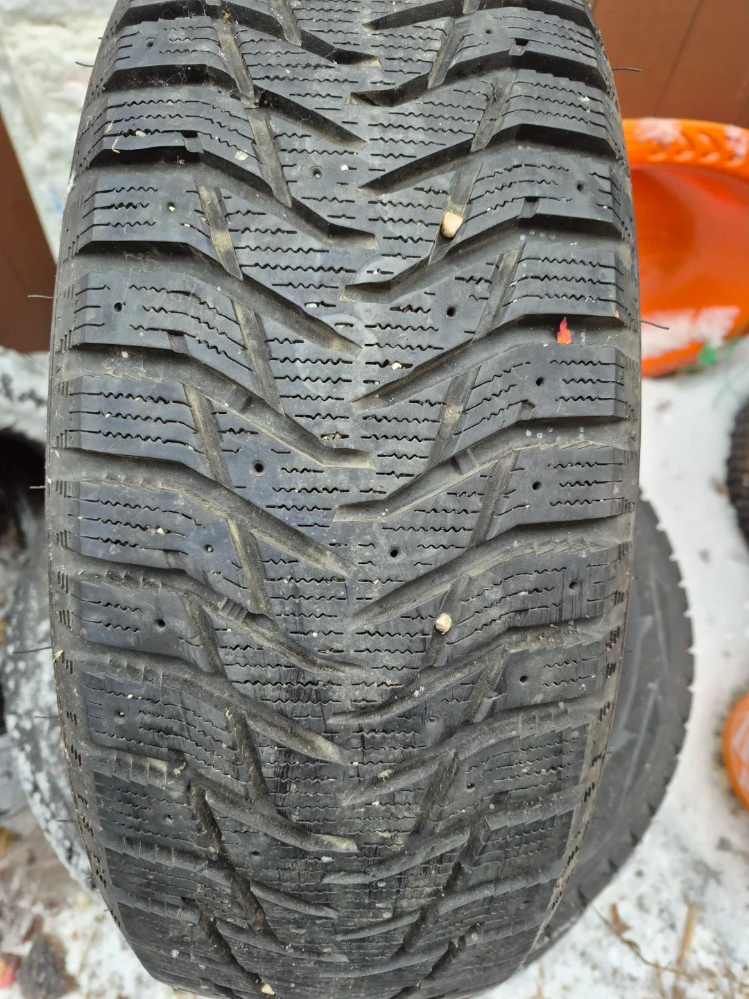 Certified one Winter Tires 215/65R16 98T