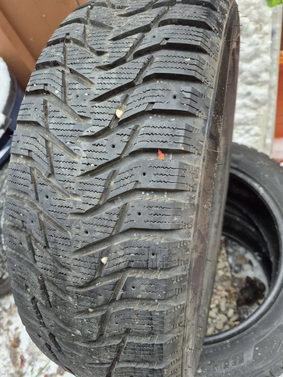 Certified one Winter Tires 215/65R16 98T - photo 2