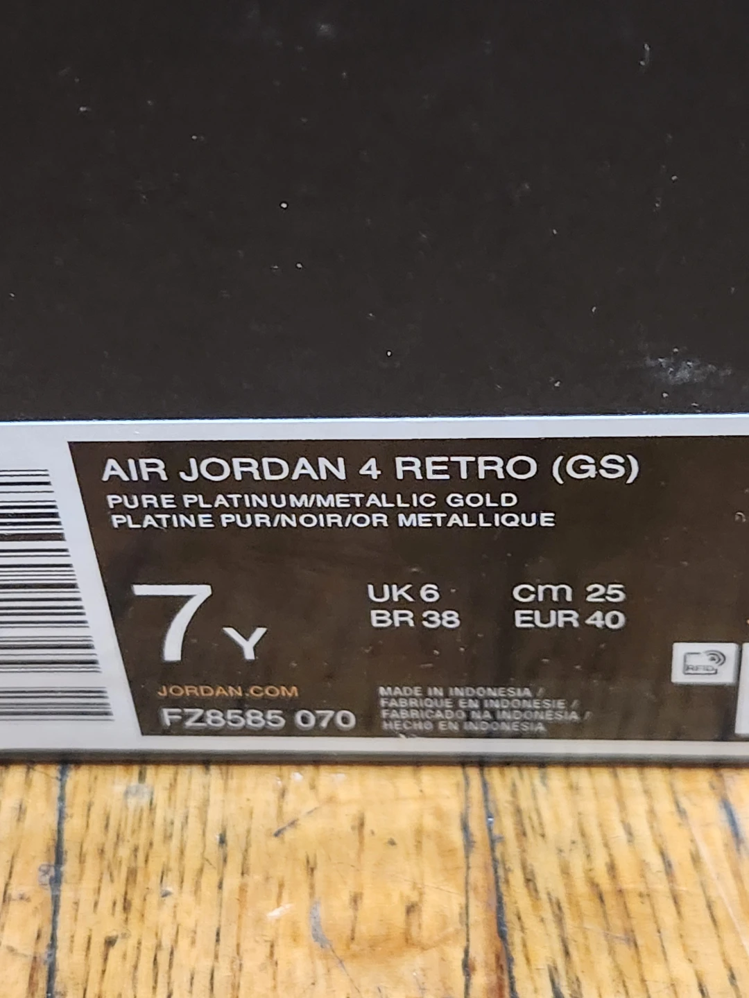 Air Jordan 4 Retro (GS) Size 7Y