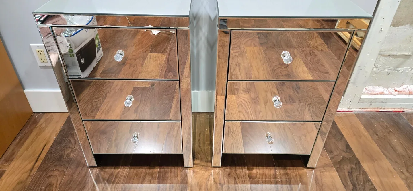 Mirrored 3-Drawer Nightstand Set