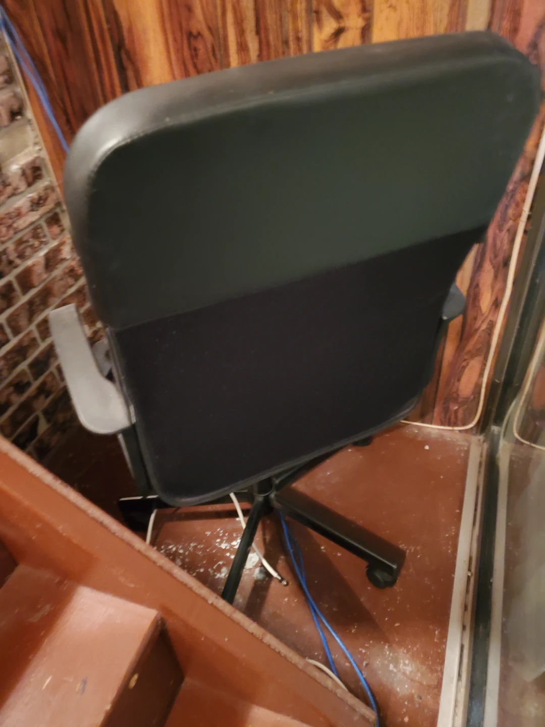 Black Office Chair - photo 3