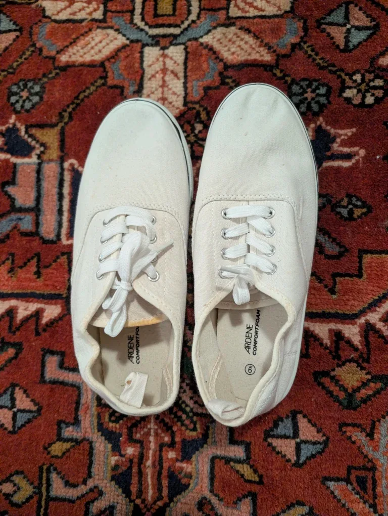 NEW Ardene White Canvas Sneakers - Size 9
