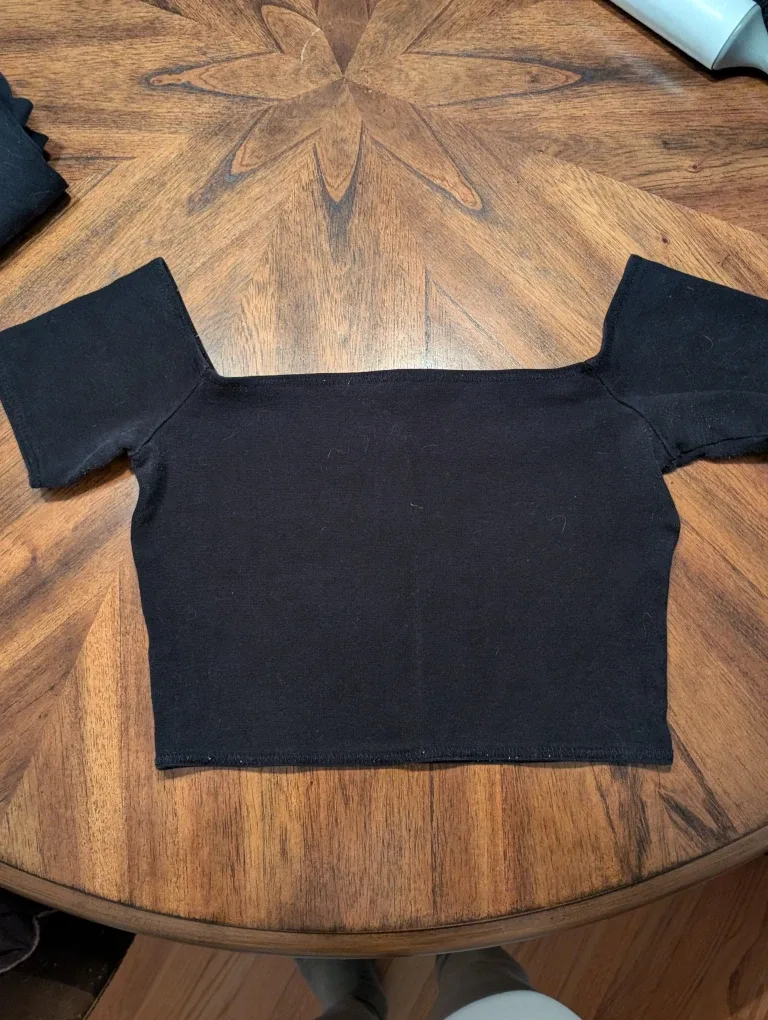 Wilfred Free Black Crop Top