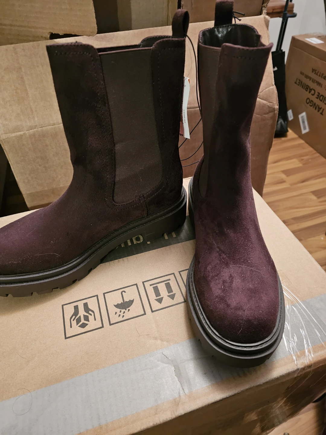NEW Brown Chelsea Boots - Size 10