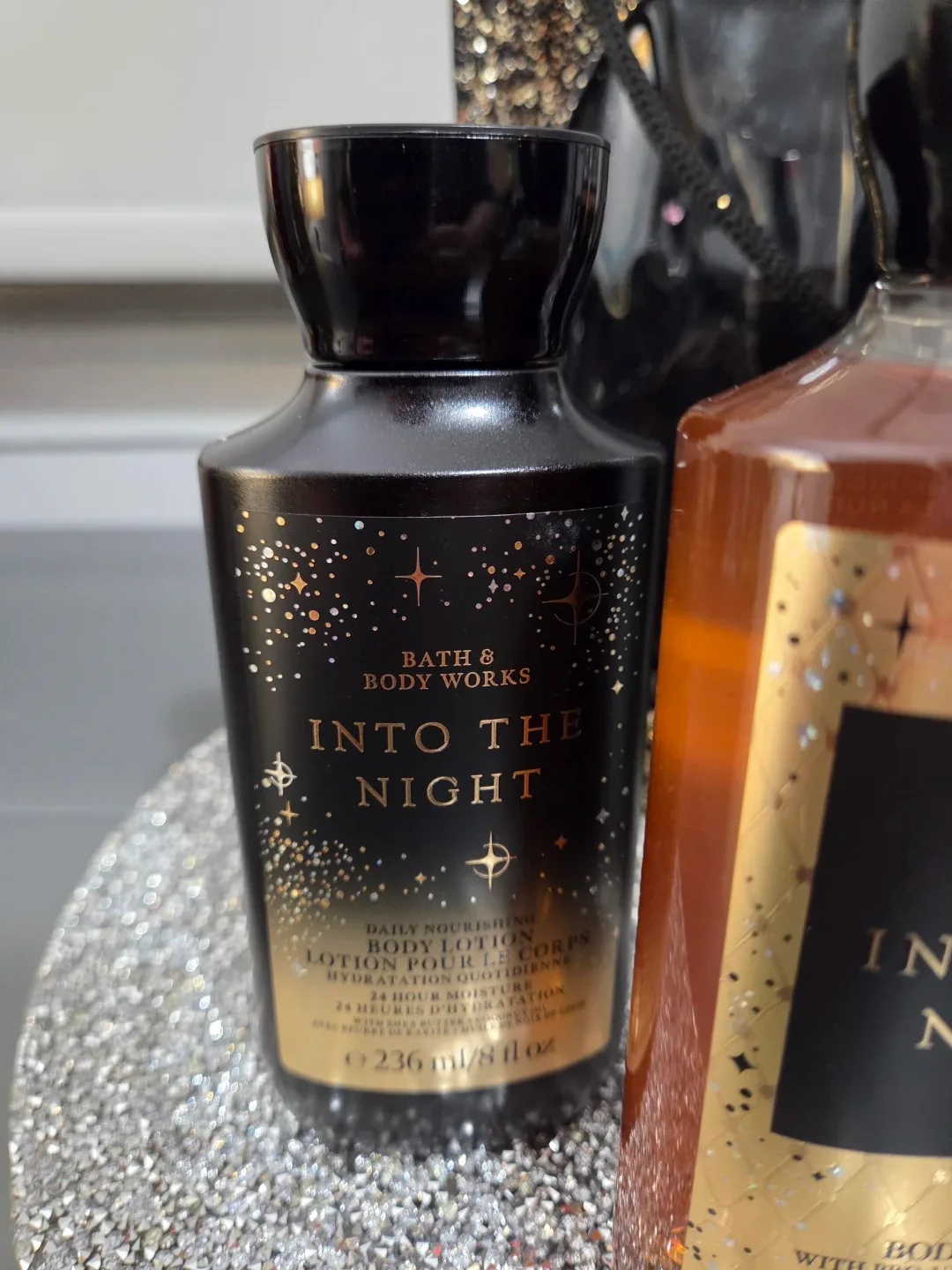 🎅NWT BATH & BODY WORKS INTO THE NIGHT GIFT SET🎄 image indicator(3)