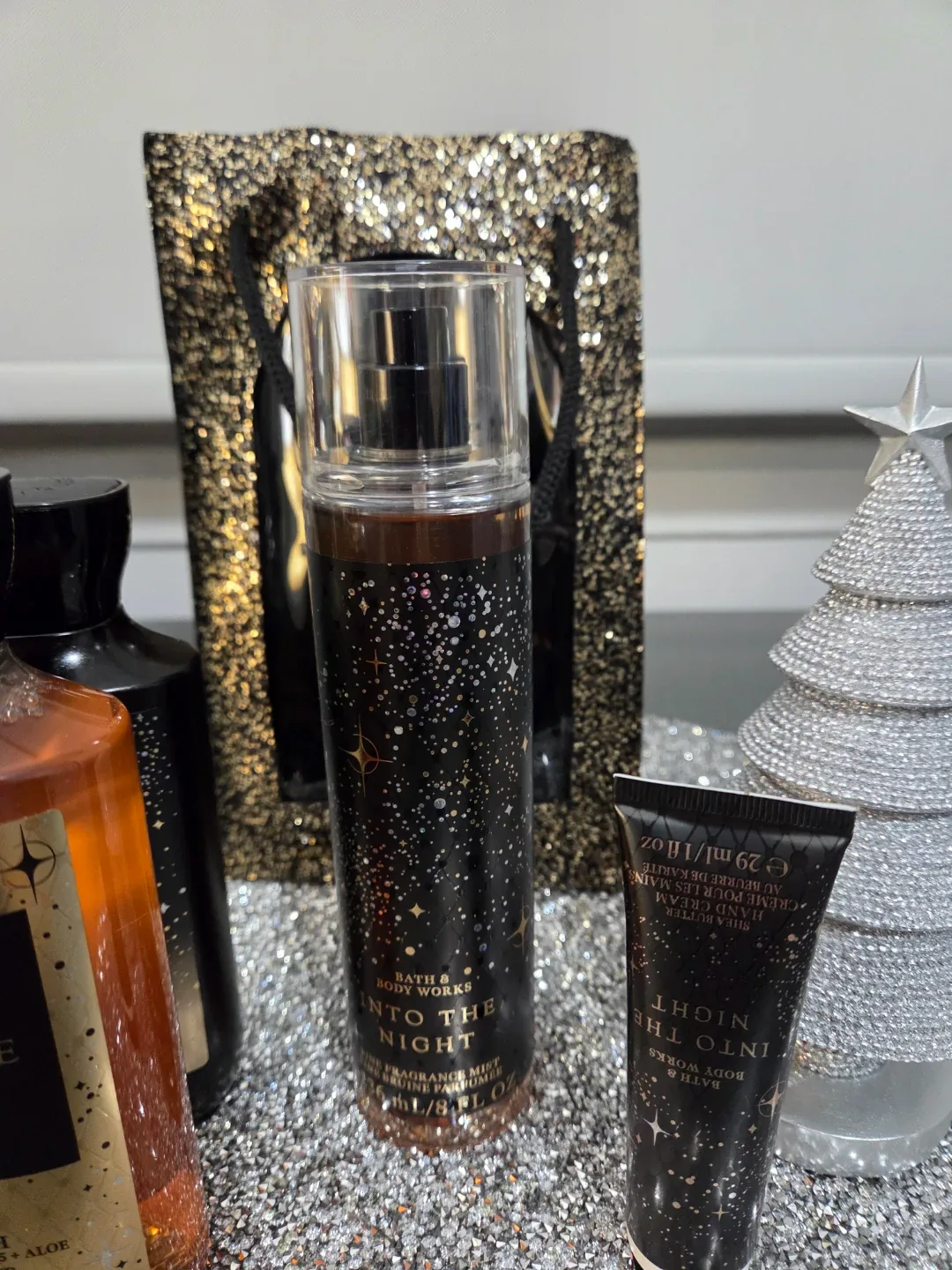 🎅NWT BATH & BODY WORKS INTO THE NIGHT GIFT SET🎄 image indicator(5)
