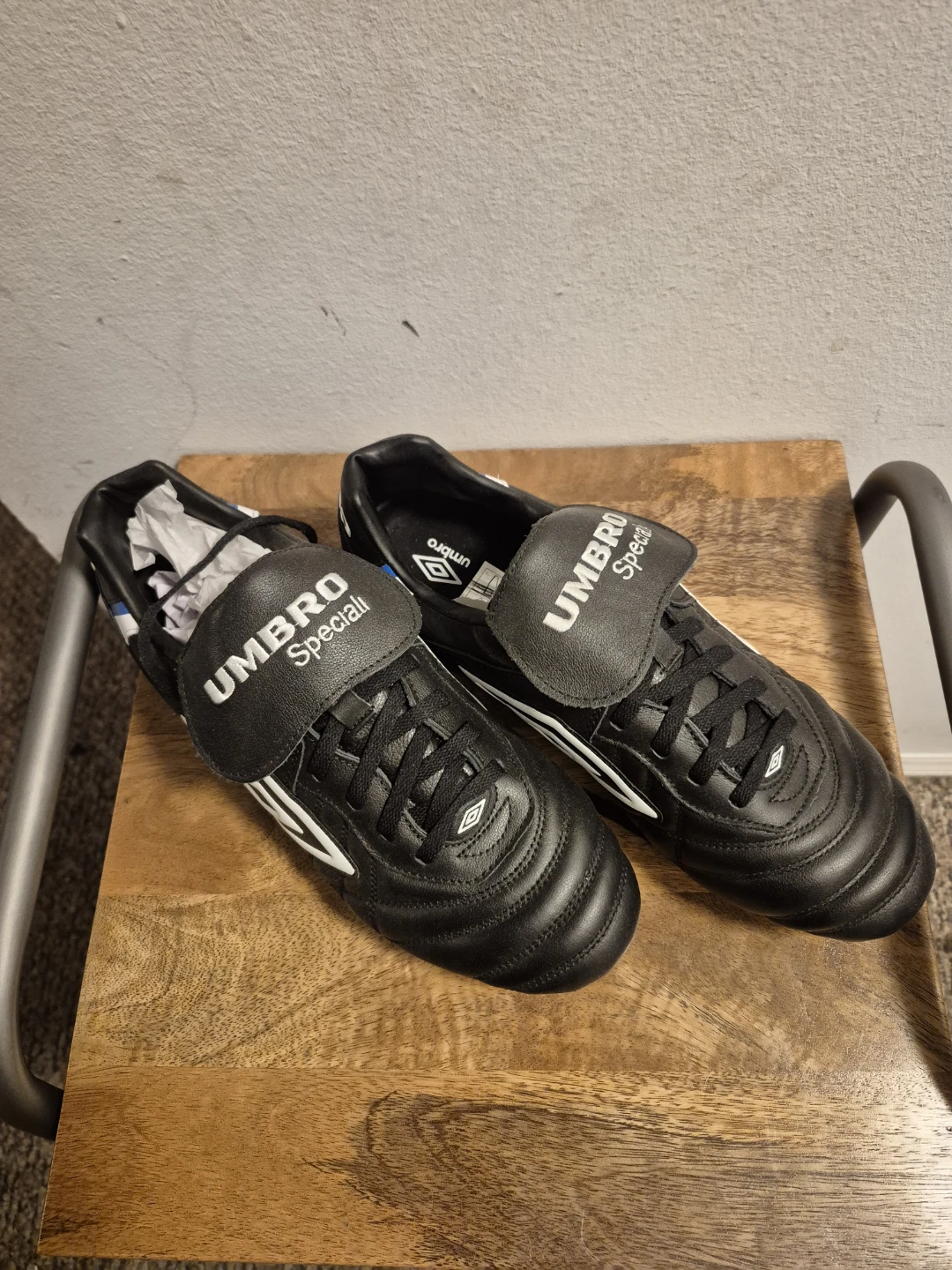 Umbro Speciali Maxim FG Soccer Cleats - US 10.5 - photo 2