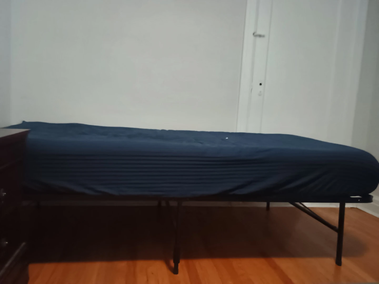 Twin Metal bed Frame - Mattress Ready - photo 3