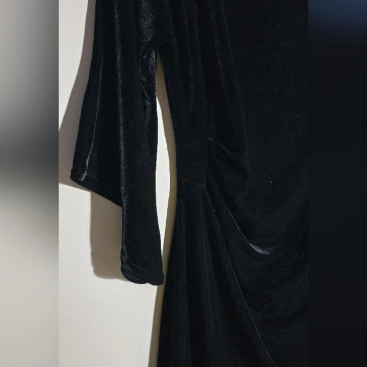 Black Velvet Dress - photo 5
