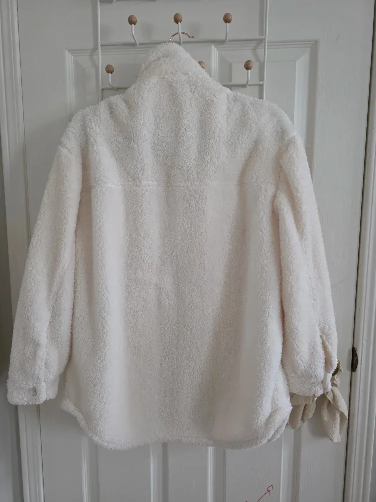 Forever 21 Cream Sherpa Jacket - Size S image indicator(3)
