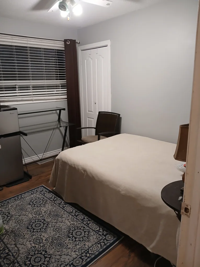 Furnished room on upper floor. near Bramalea City Centre.