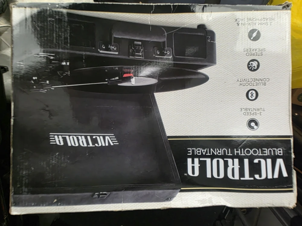 Victrola Bluetooth Turntable - photo 3
