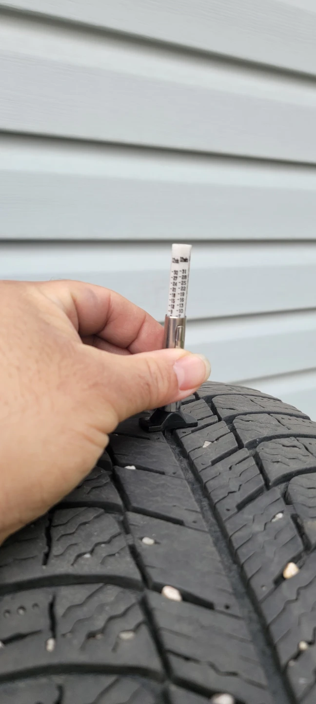Michelin  X-ice 205/60R16 w/rims - photo 3