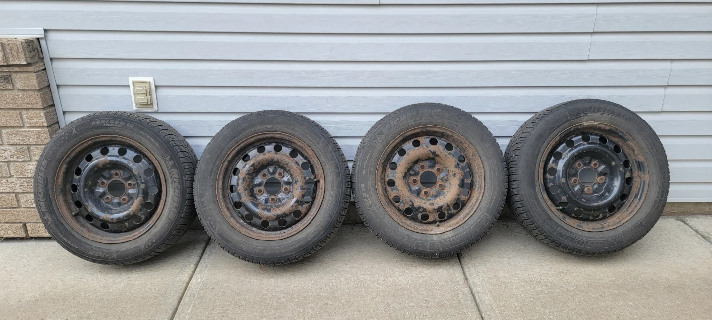 Michelin  X-ice 205/60R16 w/rims - photo 4