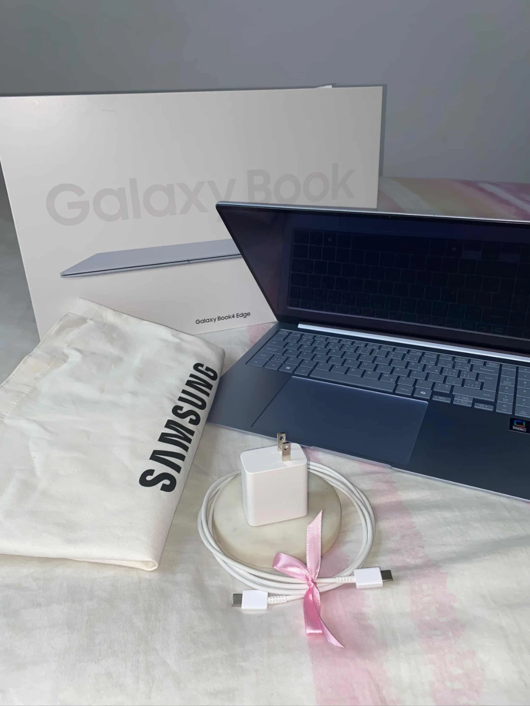 Samsung Galaxy Book4 Edge Laptop 16" 1TB storage