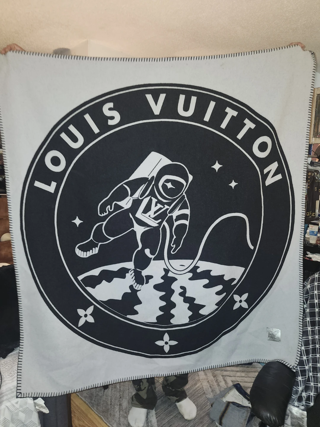 Louis Vuitton Astronaut Blanket - photo 3