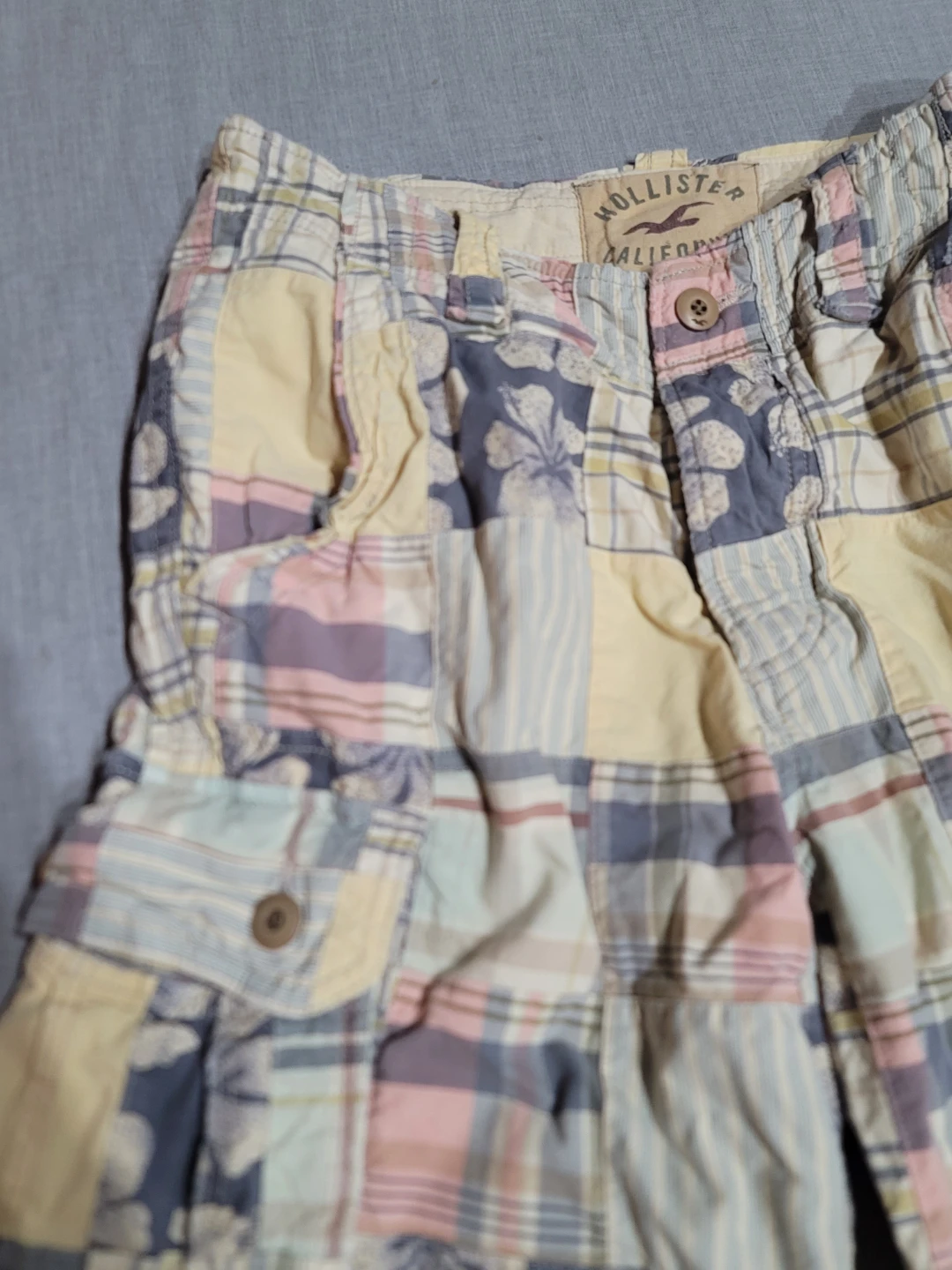 Hollister Men's Pastel Plaid Patchwork Cargo Shorts Sz 28 - photo 3