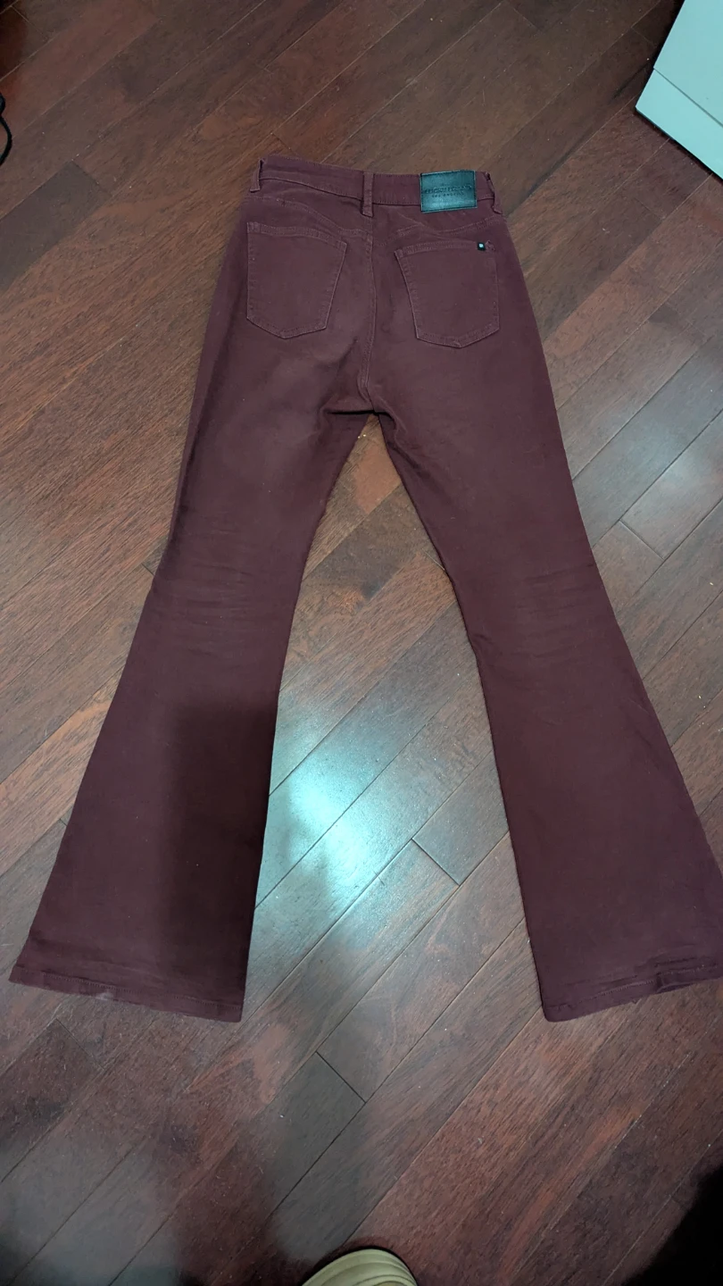 Lucky Brand Women's Burgundy Flare Jeans - Size 6/28L - photo 2