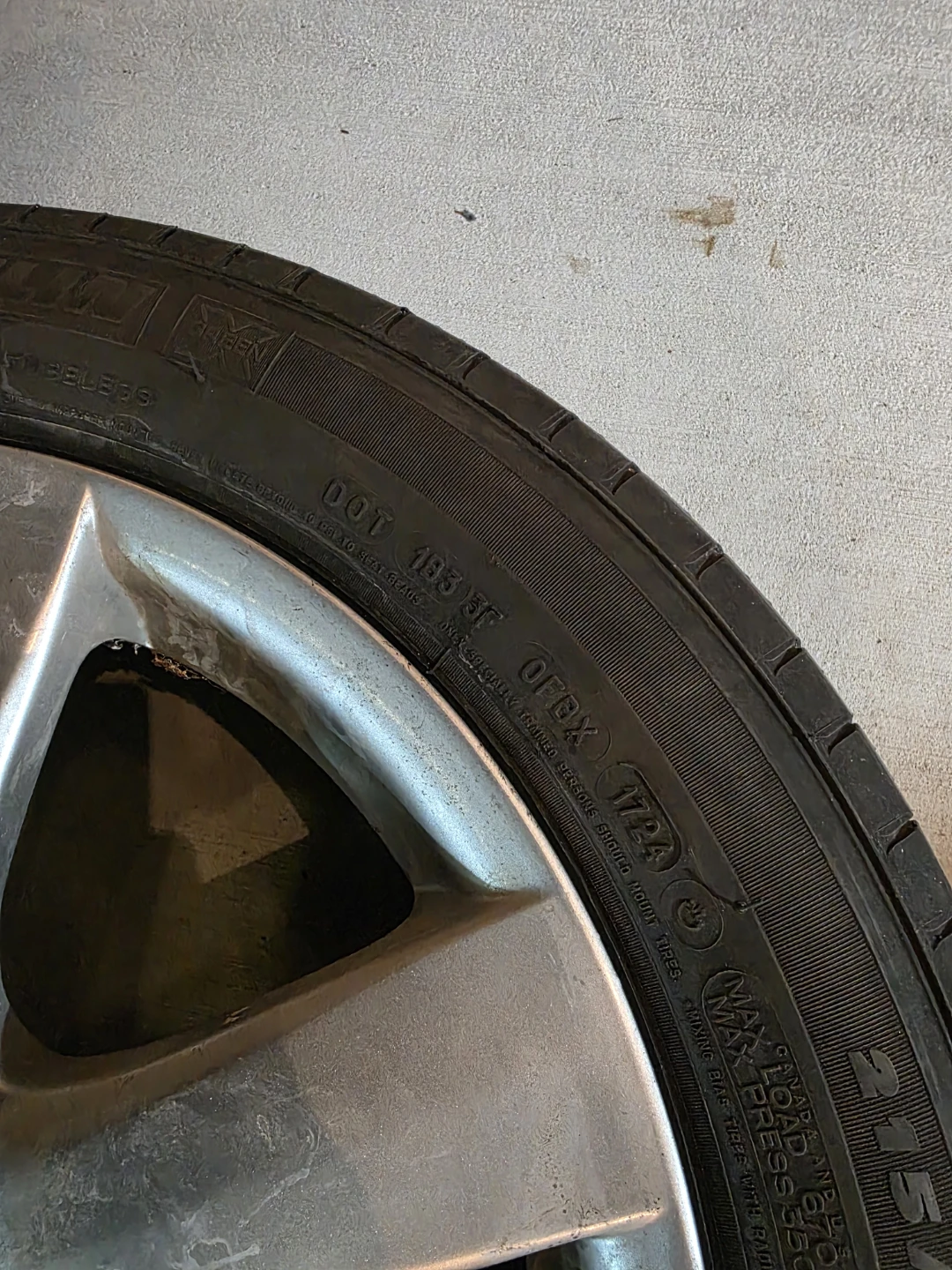 17 inch Lexus Wheels and Michelin Energy Saver Tires 215/55/R17 - photo 4