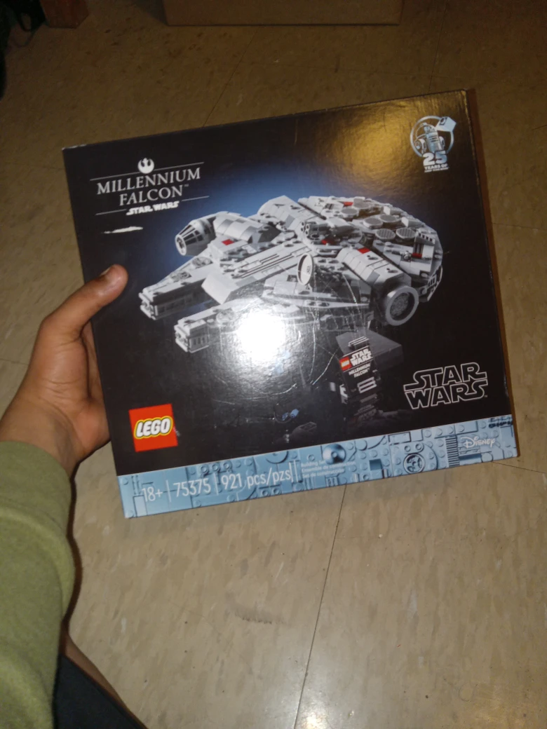 LEGO Star Wars Millennium Falcon 75375 - New - photo 4