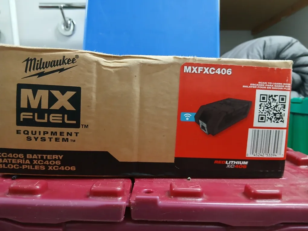 Milwaukee MXFXC406 MX Fuel Equipment System