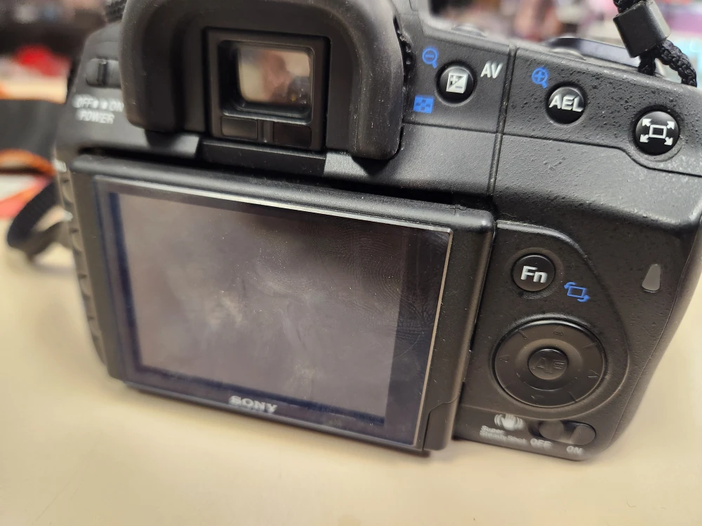 Sony Alpha a300 DSLR Camera with 18-70mm Lens - photo 3