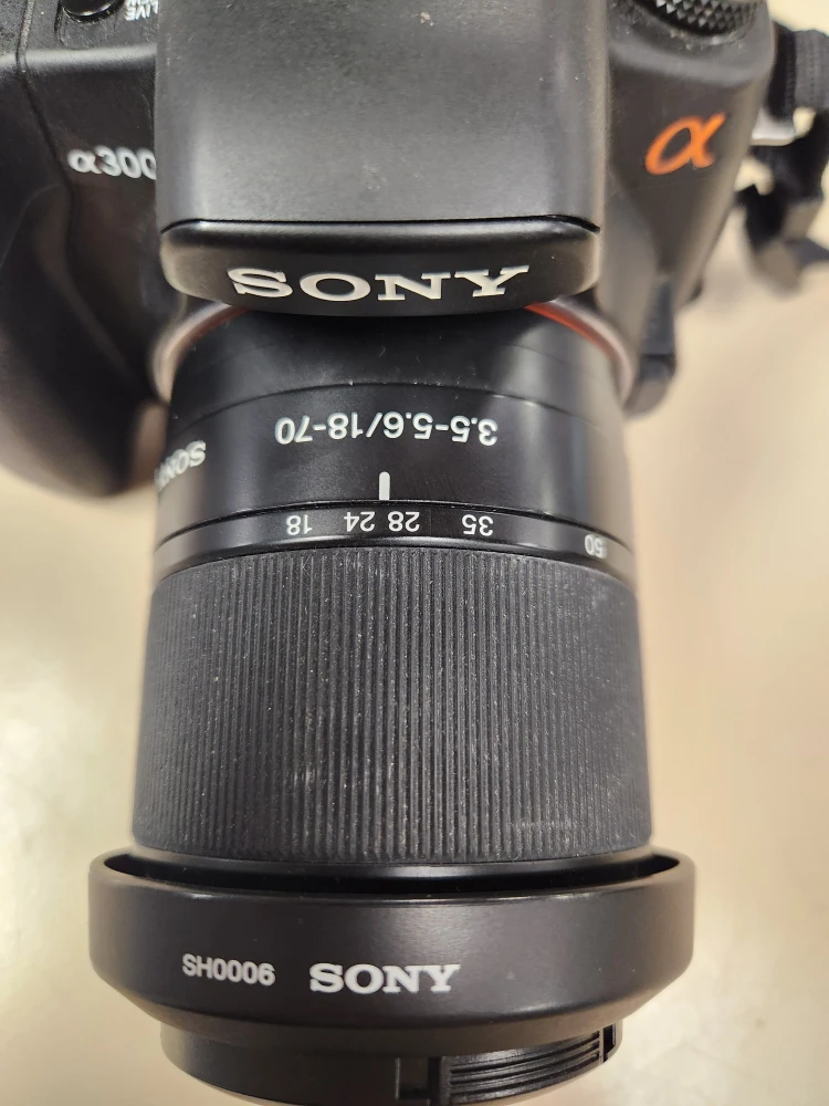 Sony Alpha a300 DSLR Camera with 18-70mm Lens - photo 4
