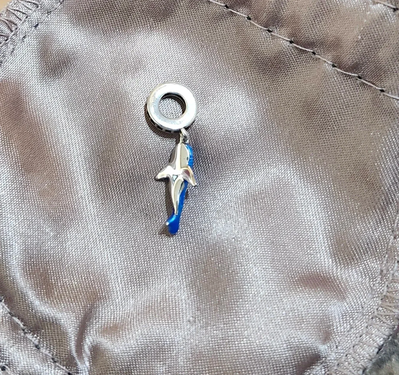 Blue whale Glow in the Dark Dangle Charm image indicator(2)