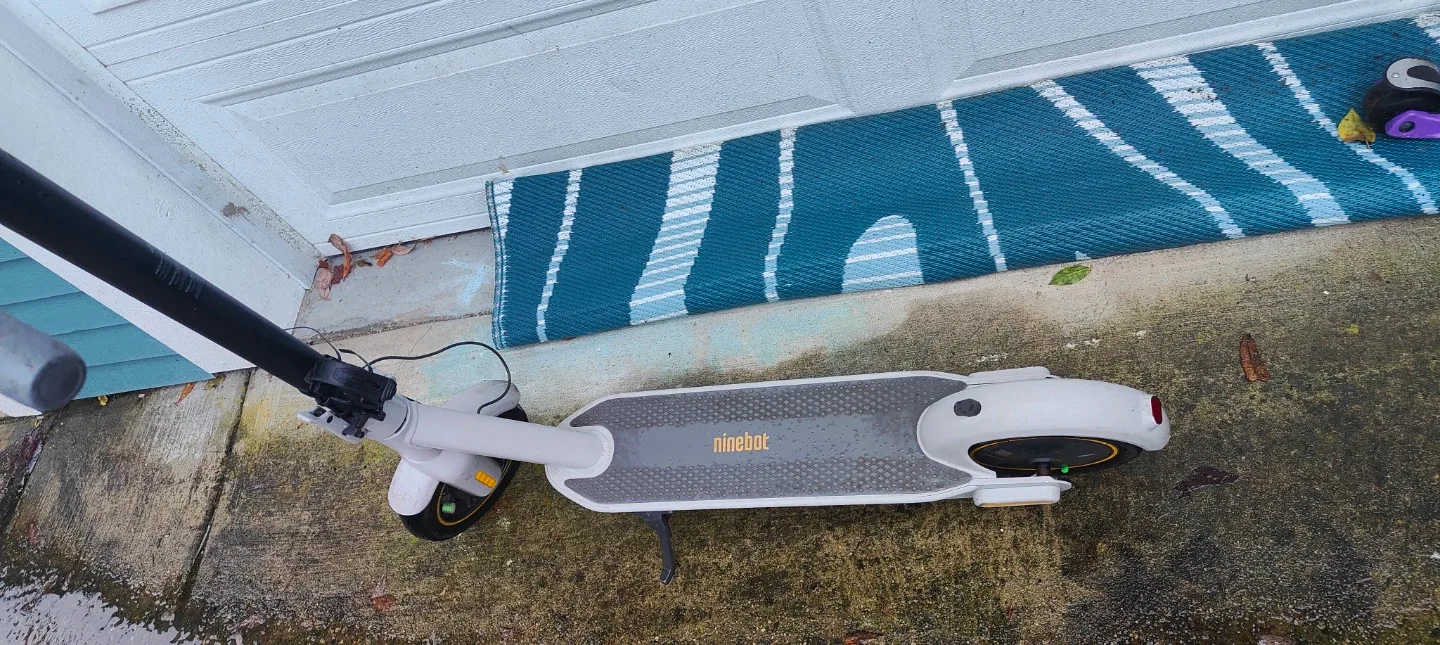 Segway Ninebot KickScooter MAX G30LP - Silver image indicator(3)