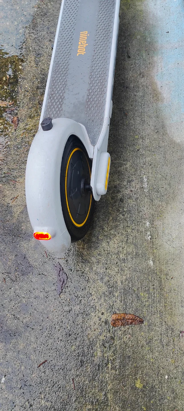 Segway Ninebot KickScooter MAX G30LP - Silver image indicator(7)