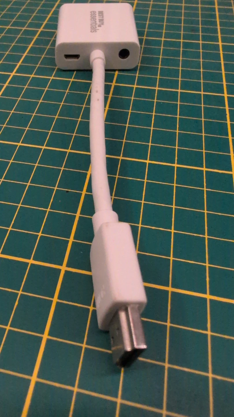 Best Buy Essentials VGA Adapter - photo 2