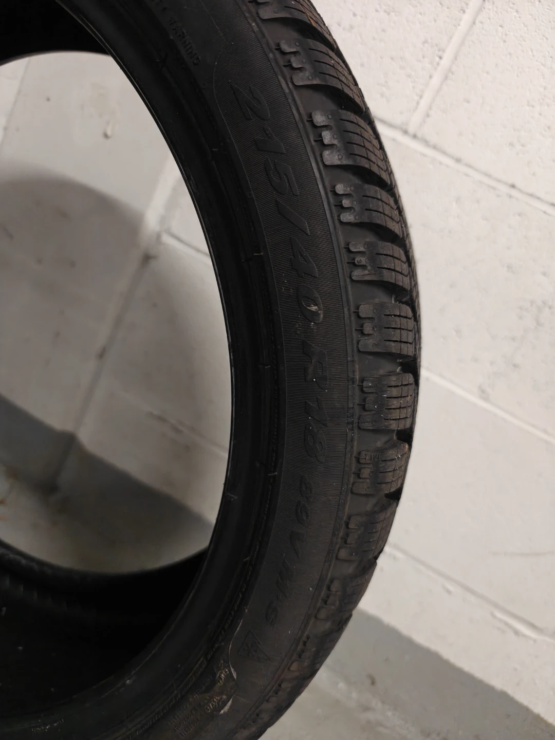 Pirelli Winter 2 Cinturato 215/40R18 Tire - set of 4 - photo 4