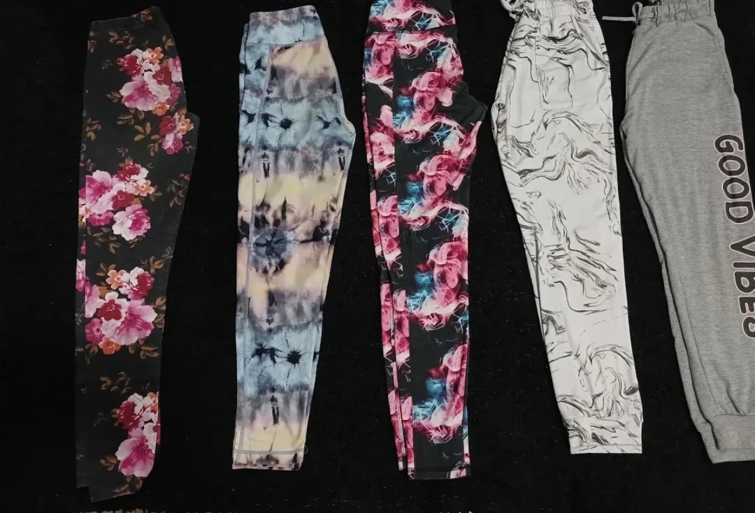Bundle of 5 leggings - assorted styles and sizes image indicator(3)