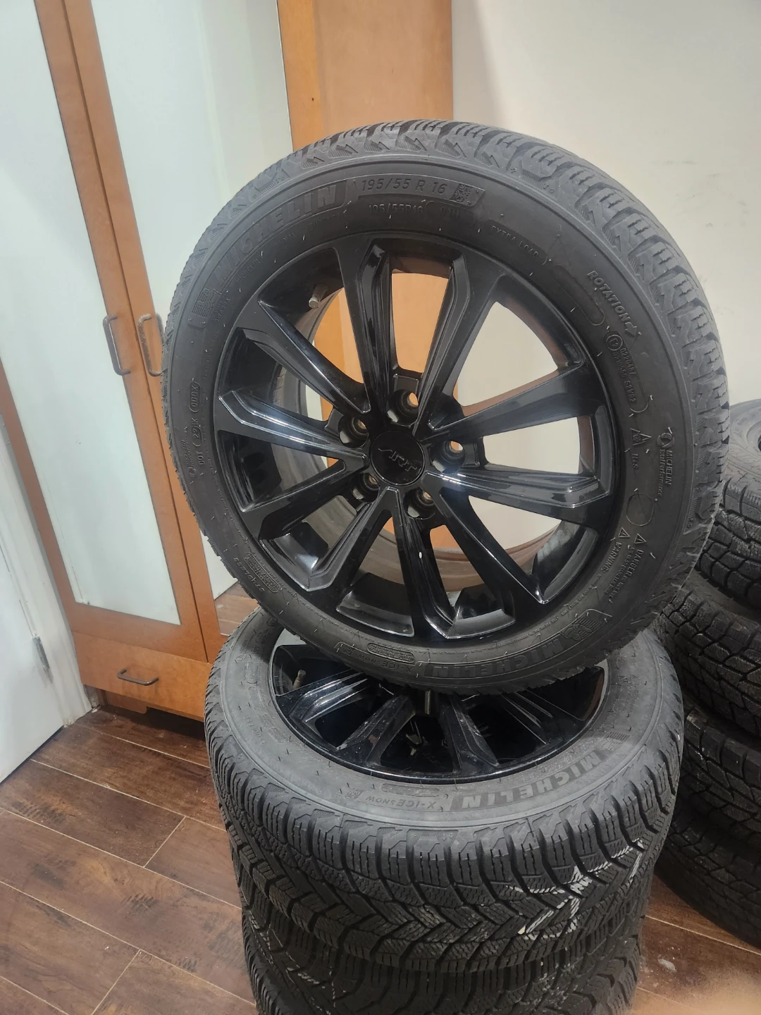 Michelin 195/55 R16 Winter Tires on Rims - Set of 4 - photo 4