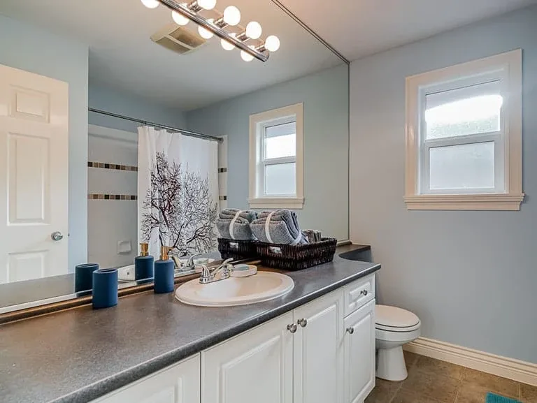 1 BEDROOM 1 bathroom image indicator(3)