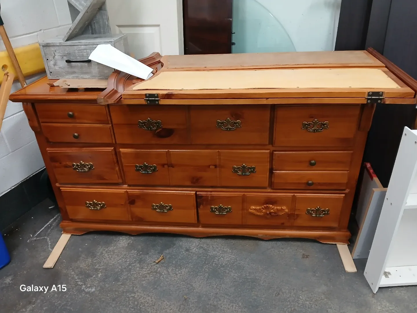 Wooden Dresser with Mirror image indicator(2)