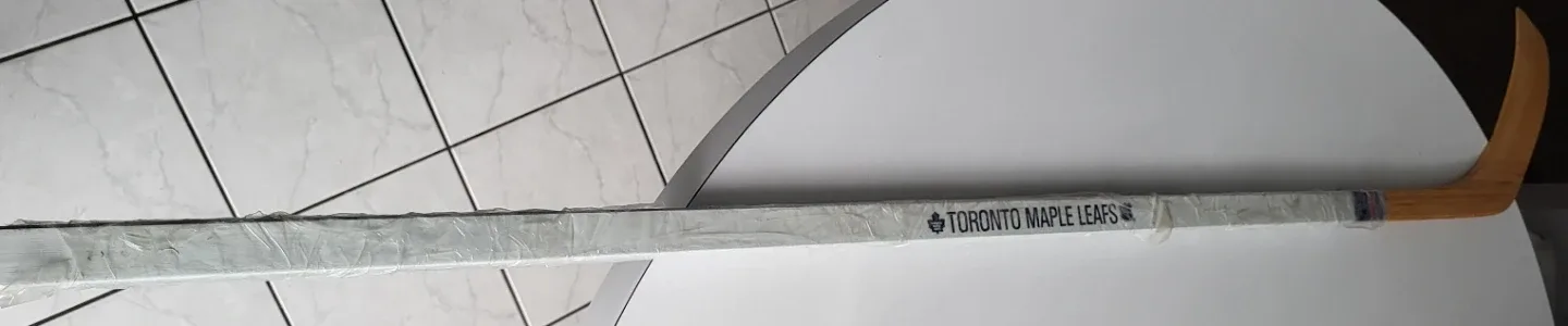 Toronto Maple Leafs Autographed Hockey Stick image indicator(6)