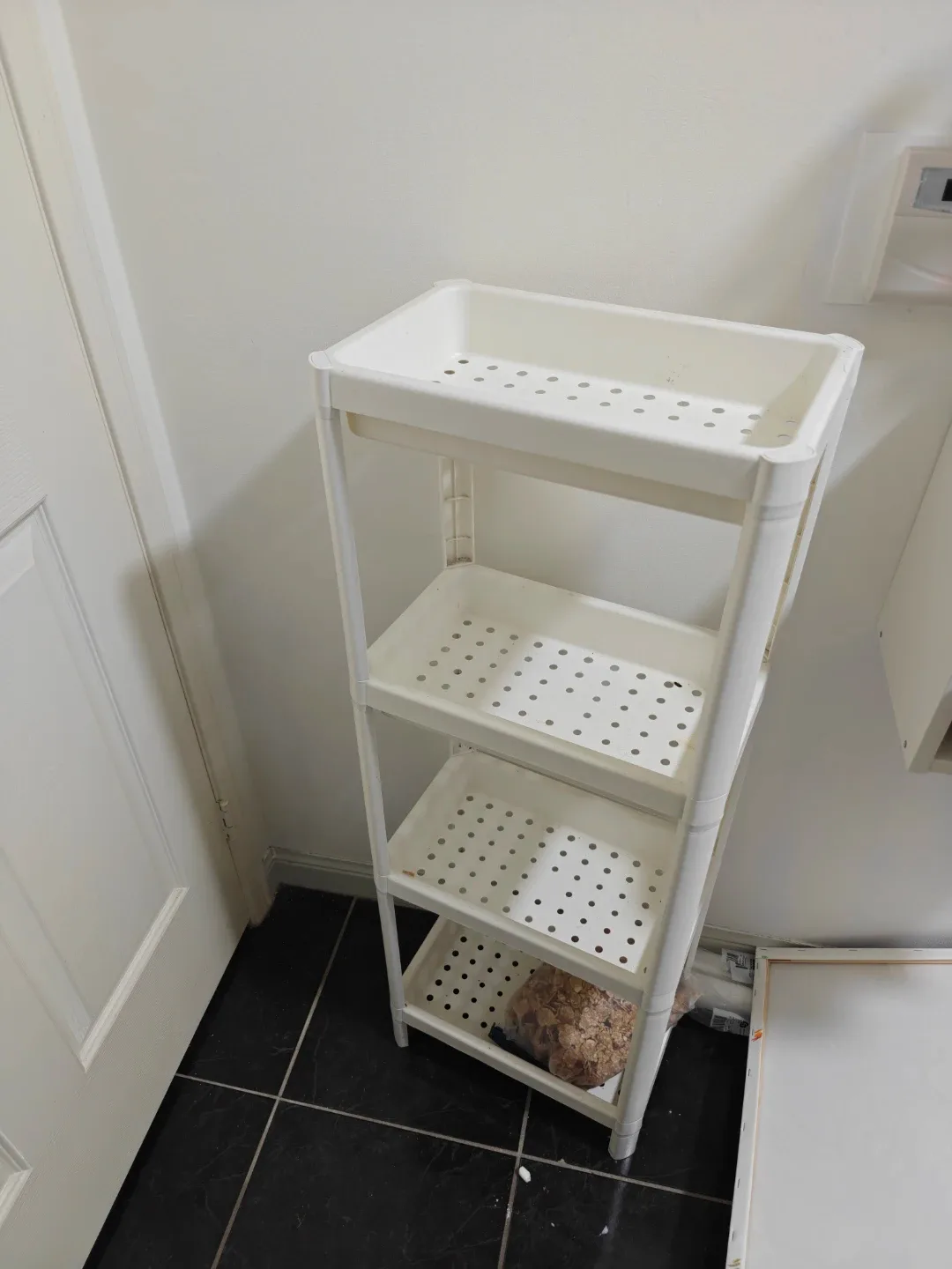 White Plastic 4-Tier Shelf image indicator(2)