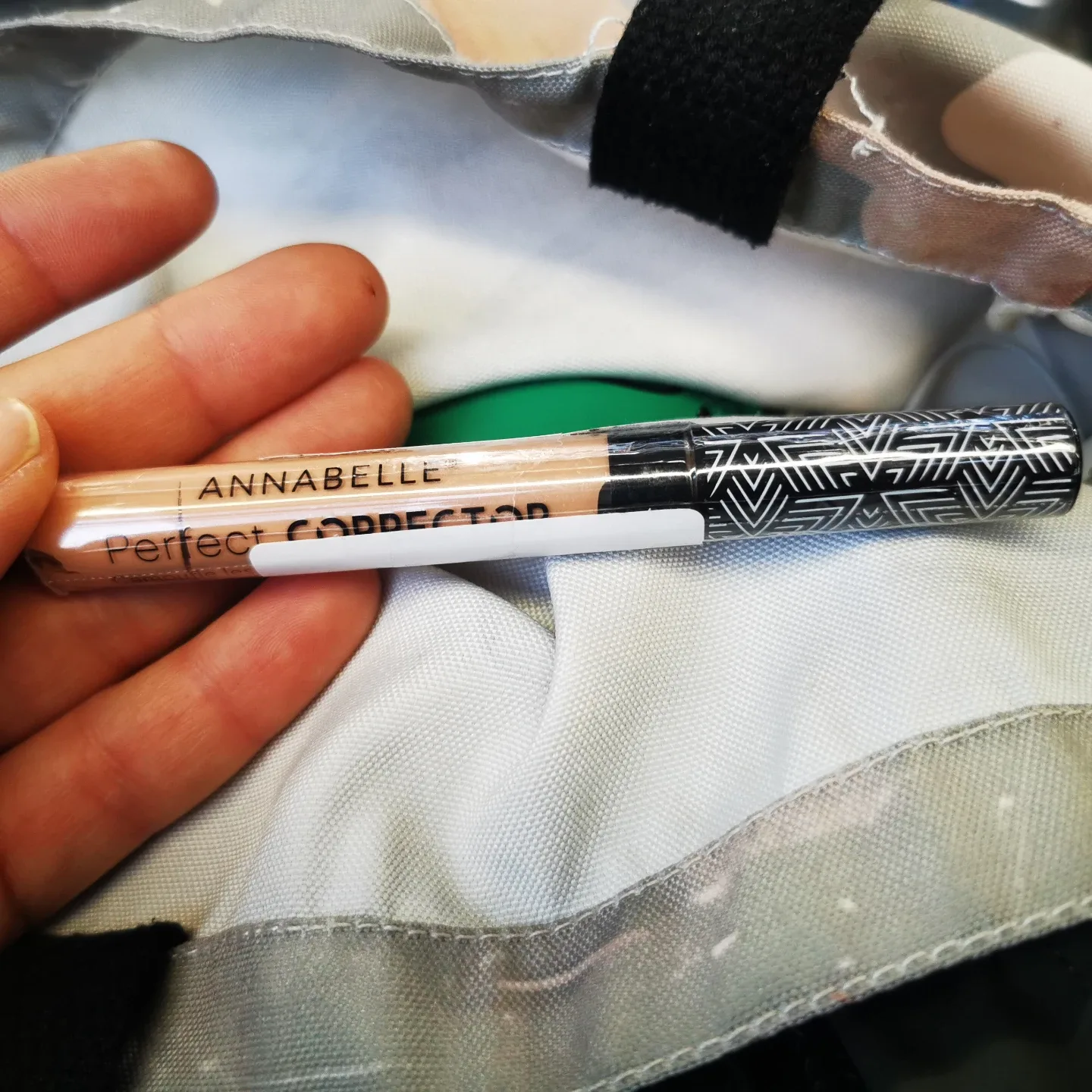 Annabelle Perfect Corrector - Peach image indicator(3)