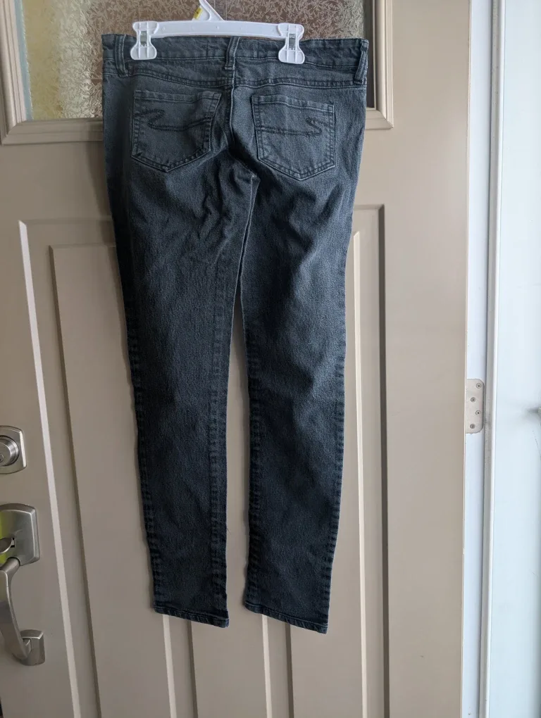 Womens sz 3 Jeans, $10 each image indicator(4)