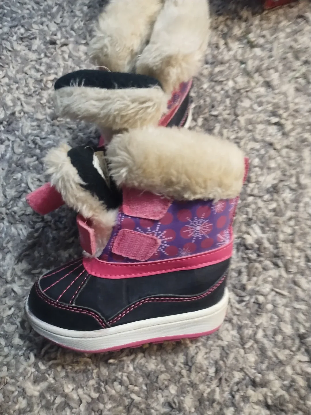 Mixed Baby Shoes & Booties image indicator(5)