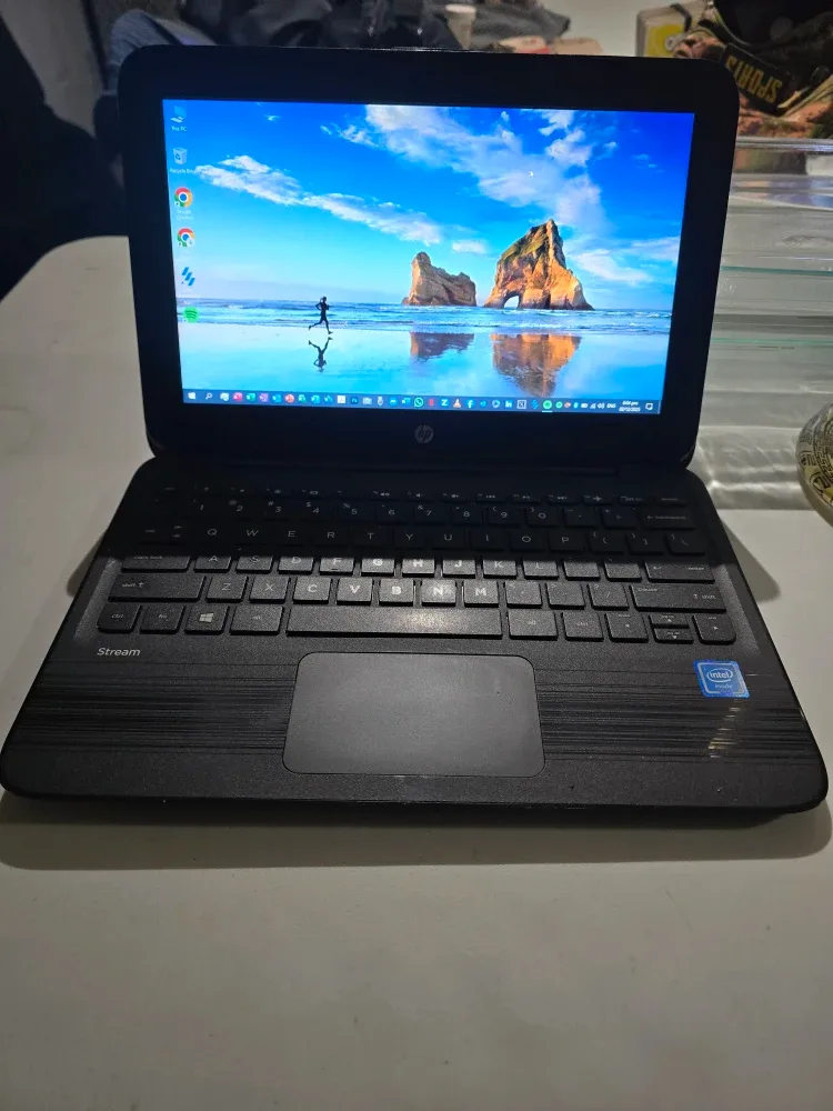 HP Stream 11 Pro G3 - Compact and Ready to Go!