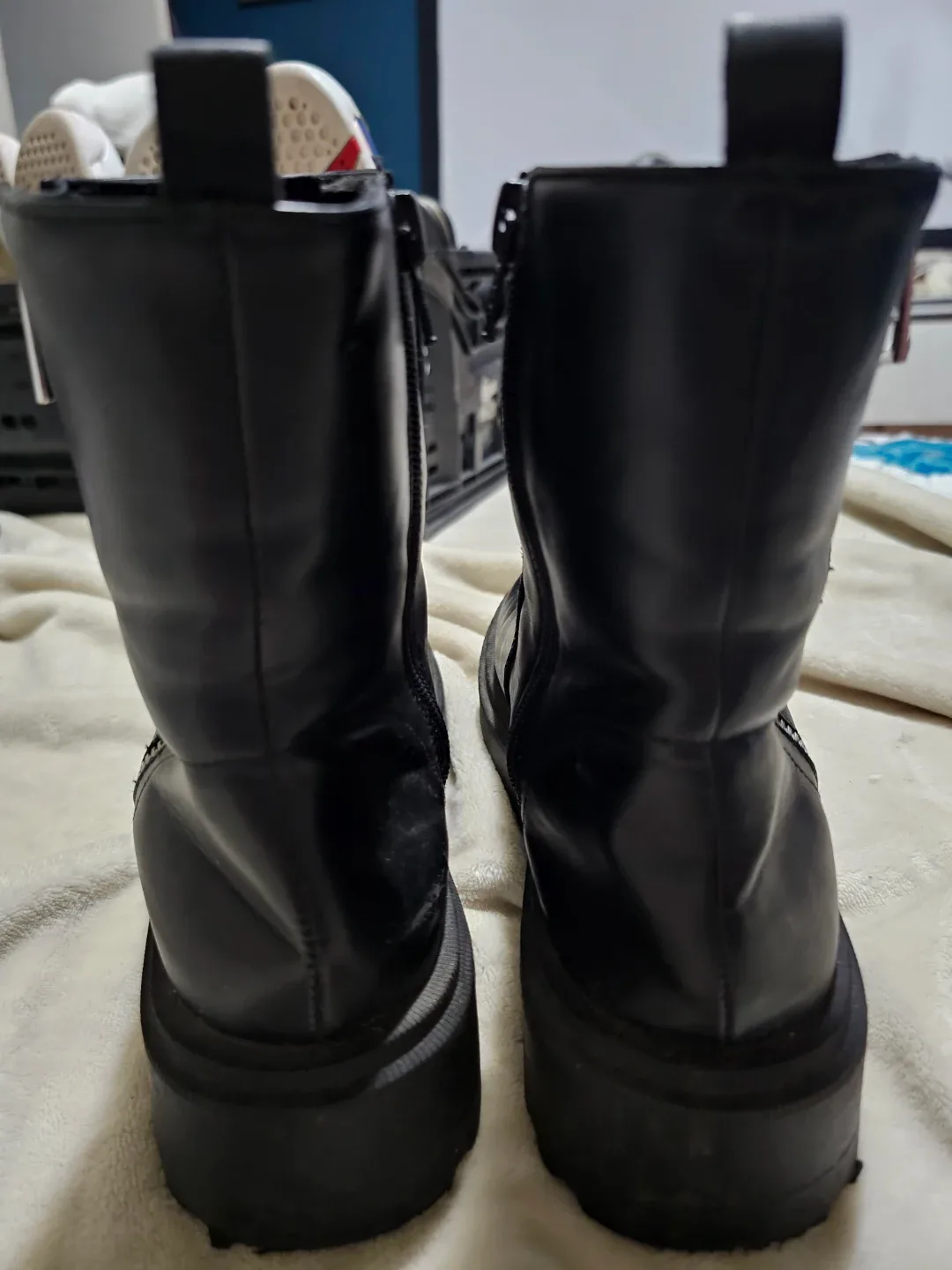 Zara Black Ankle Boots Size 35 image indicator(3)