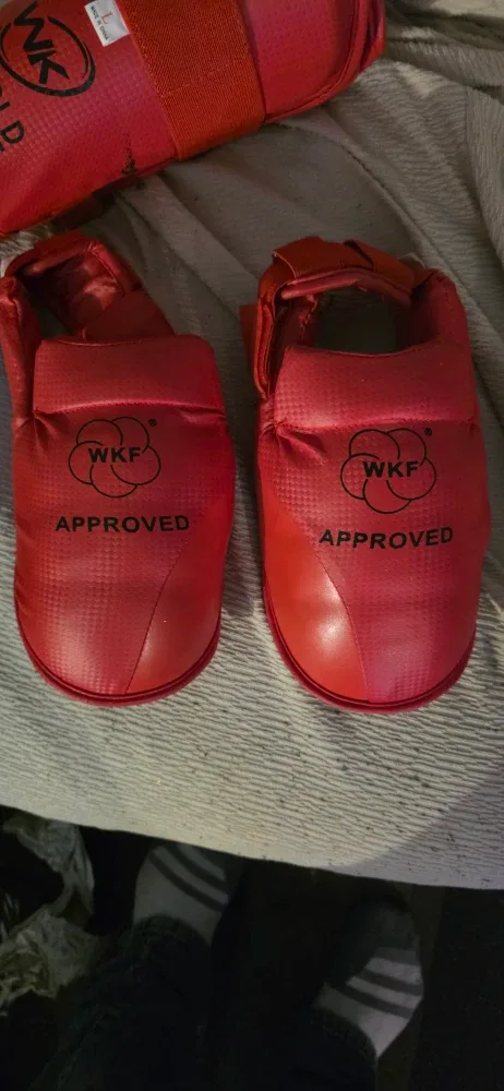 Mixed Martial Arts Gear: Everlast, Tiger Muay Thai, WKF image indicator(5)