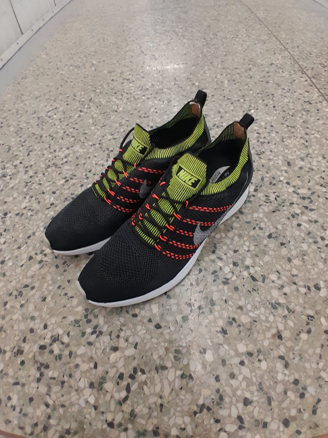 Nike Flyknit Racer Black/White/Volt Size 11 - photo 2