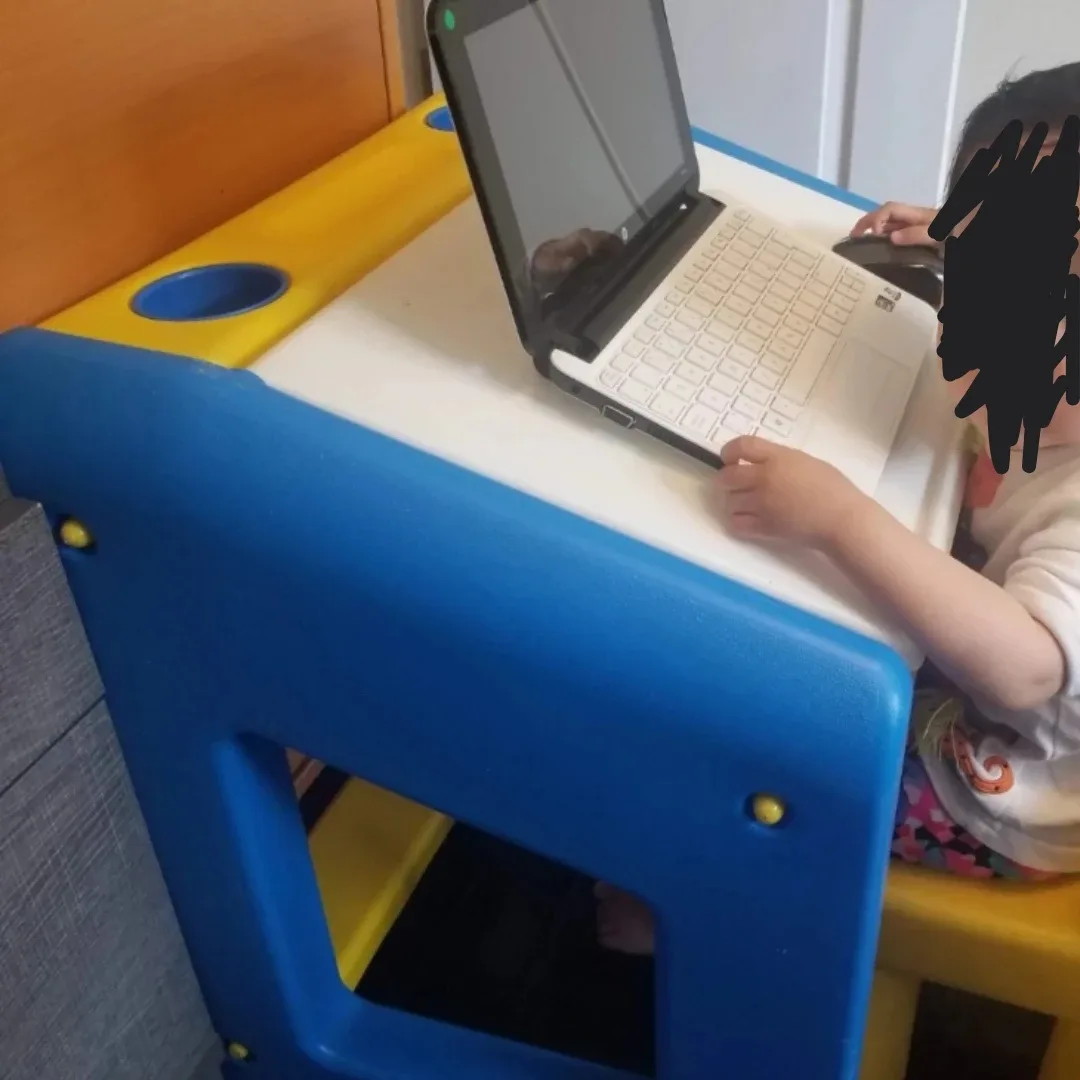 Little Tykes Kids' Activity Desk & Chair Set image indicator(2)