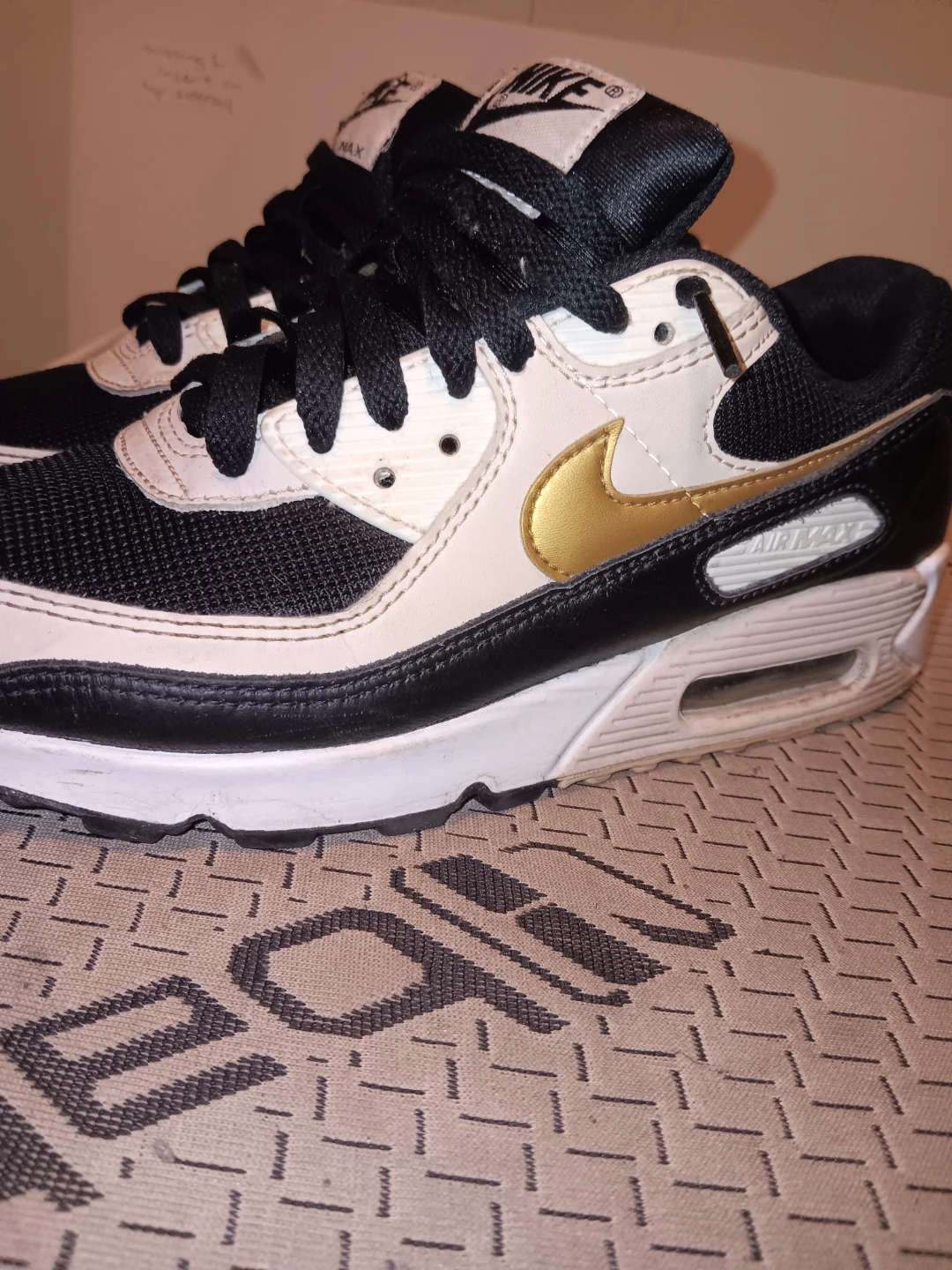 Nike Air Max 90 - Size 8.5 - photo 2