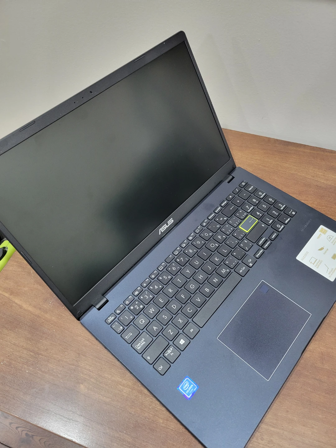 Asus Vivobook Laptop - Like New! - photo 4