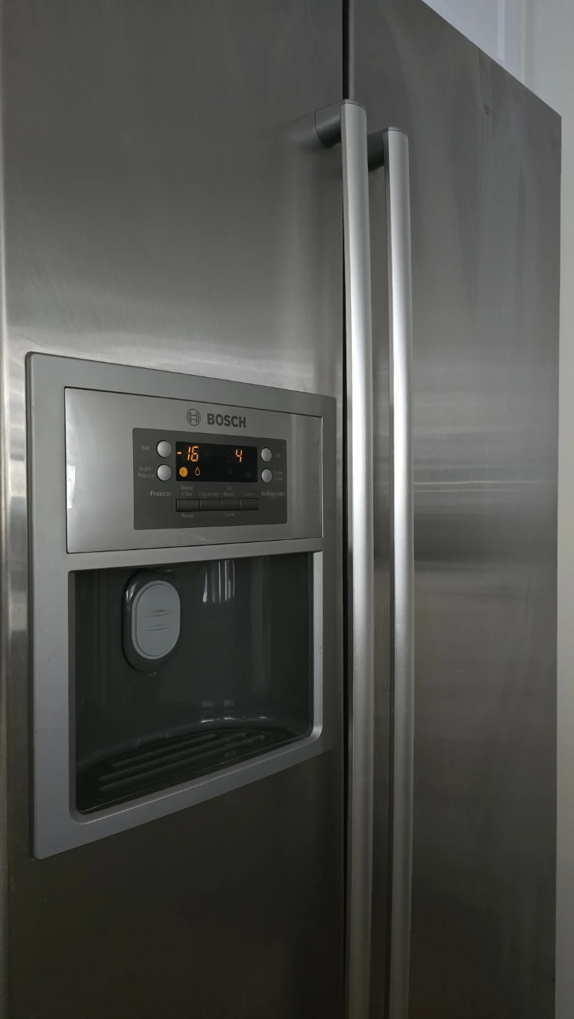 Bosch B20CS50SNS/02 Side by Side Refrigerator/Freezer - photo 3